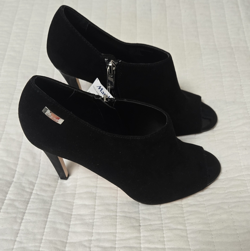 CK Elegant Black Peep-Toe Heels